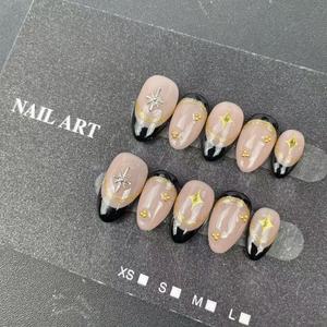 Uñas Postizas Reutilizables de Alta Calidad al por Mayor de Fábrica, Forma de Almendra, Estilo Oscuro, <span class=keywords><strong>Manicura</strong></span> <span class=keywords><strong>Francesa</strong></span> Irregular con Detalles <span class=keywords><strong>en</strong></span> <span class=keywords><strong>Dorado</strong></span> - Product Image 4