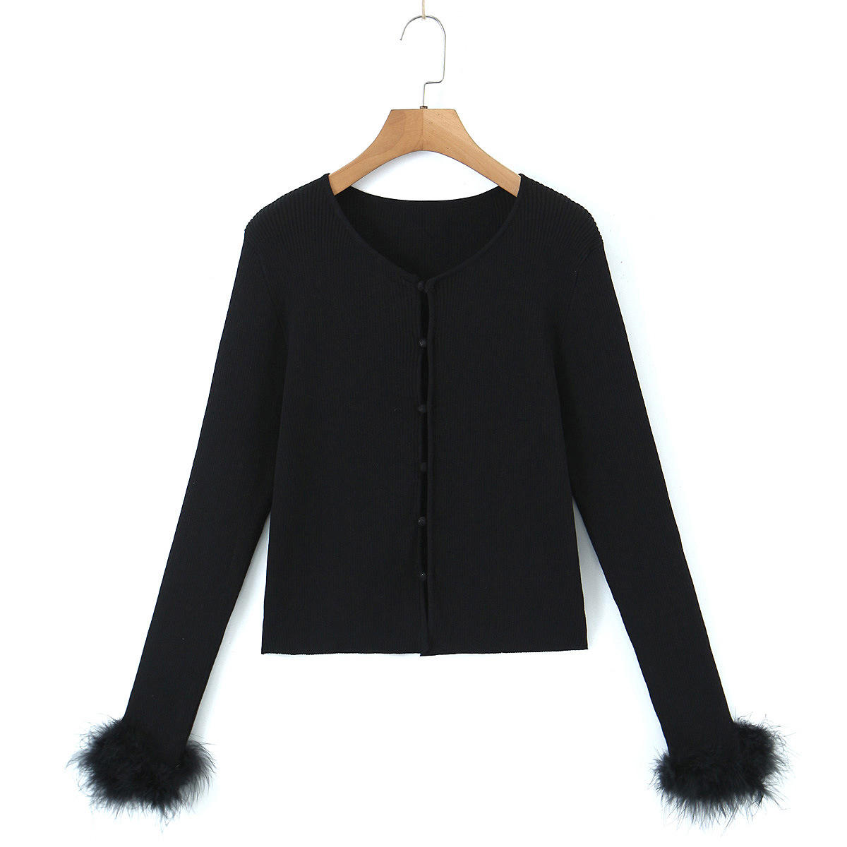 เสื้อคาร์ดิแกนถักสีดำ