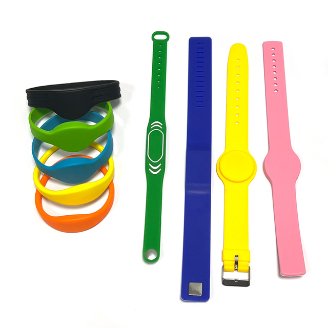 Free Sample Factory Price Writable Waterproof Passive NFC Bracelet RFID Silicone Wristband Braccialetti NFC Personalizzati