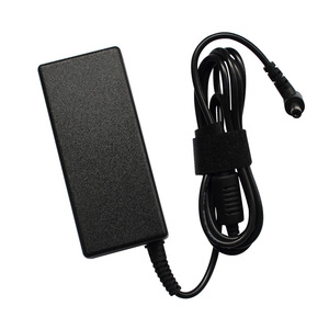Adaptador de Corriente CA de 65W 19V 3.42A con Conector de 5.5*2.5mm, Cargador Cuadrado para Dispositivos Apple - Product Image 4