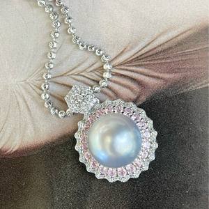 Nuevo colgante de perlas naturales redondas de lujo de 12-13 mm, moderno, con incrustaciones de luz intensa, diseño llamativo, con caja de regalo - Product Image 1