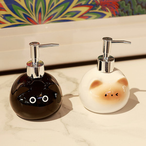 Juego de Dispensador de Jabón de Cerámica con Diseño de Gato - Decoración Kawaii para Baño y Dispensador de Loción - Product Image 1