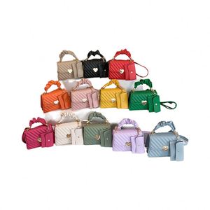 Sacs à main élégants et stylés en cuir de crocodile, sacs à main en cuir pour femmes, sacs à main en cuir noir, sacs à main tendance pour femmes - Product Image 4