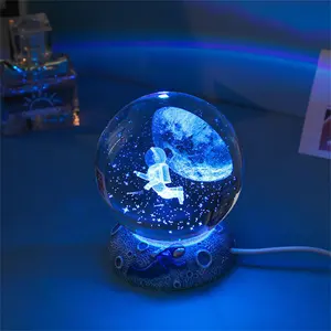 マルチカラーユニークな光るマリンアニマルクリスタルボールナイトライトUSBパワーベッドサイドライトクリスマスキッドギフトナイトランプ