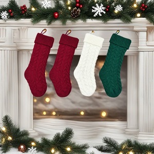 Mini chaussettes de Noël personnalisées, écologiques et faites à la main, en tricot torsadé de 5 pouces, ornements de sapin, sacs cadeaux pour bonbons, décoration de maison pour les fêtes - Product Image 4