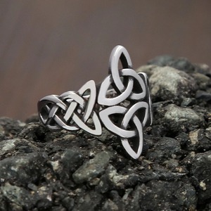 Anillo de nudo celta de acero inoxidable yunnique, joyería unisex para uso diario JZ0044-B - Product Image 1