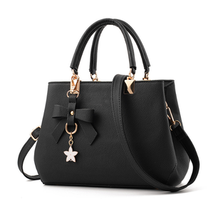 Mochila pequeña, ligera, informal e impermeable para hombre y mujer con forro de poliéster y cremallera en color caramelo. - Product Image 4