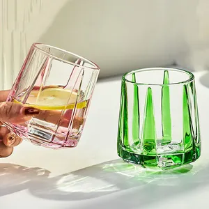 Vaso de agua de cristal de colores al por mayor copa de vino nórdica taza de rayas de cristal de whisky única para fiesta de Bar