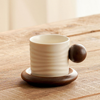 Tasse à café en céramique avec anse en bois 150ml 320ml, tasse à latte texturée ondulée avec soucoupe ronde en bois, vaisselle de café