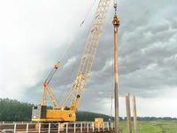 Grue sur chenilles super puissante Top Brand XLC15000M de 1100 tonnes pour l'érection de turbines éoliennes et les mégaprojets