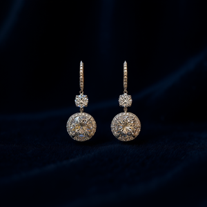 Orecchini E2670 in Oro Bianco con Diamanti Taglio Brillante Rotondo Colore D Naturali Certificati GIA Gioielli Classici da Sposa per Donna - Product Image 2