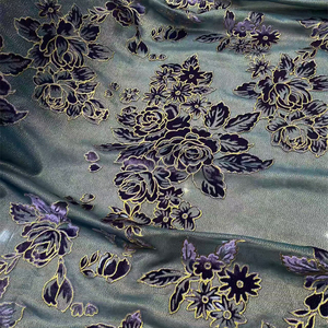 Nuova Collezione Primavera Estate in Velluto Bruciato Dorato per Camicie Eleganti, Abiti e Abiti da Sera - Product Image 3