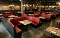 Canapé en forme de L à quatre côtés, tables et chaises de restaurant spécialisées pour restaurants