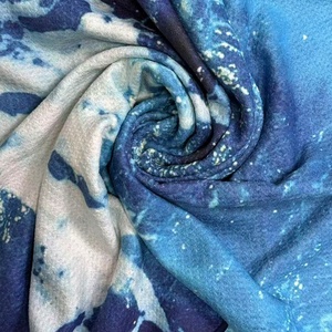 Toalla de Playa de Microfibra con Estampado de Ondas, Antiarena, Secado Rápido, Ultra Absorbente, Ligera y Compacta para Viajes - Product Image 4