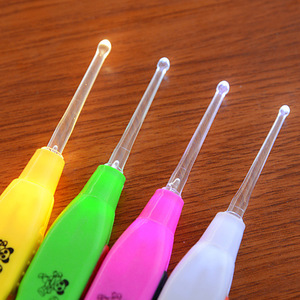 Illuminated <b>Ear</b> <b>Picks</b> Plastic Light Up <b>Ear</b> Cleaner For Adults Random Color Wholesale - Product Image 4
