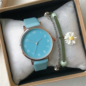 <span class=keywords><strong>Montre</strong></span> à quartz pour <span class=keywords><strong>femme</strong></span> en cuir, tendance et abordable, étanche, style rétro, bracelet, collection 2026, vente chaude - Product Image 3