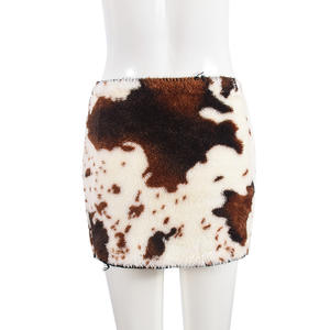 Kadın Moda Kıyafetleri İki Parçalı Etek Takımları PU Deri Kolsuz Sırtı Açık Halter Bluzlar ve Kürklü Mini Etek 2 Parçalı Takım Kadınlar - Product Image 4