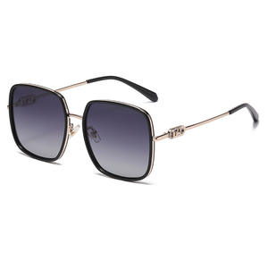 Nouvelles lunettes de soleil polarisées à monture carrée pour femmes, verres TAC UV400, monture noire, protection solaire tendance pour l'extérieur - Product Image 2