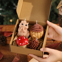 Ensemble cadeau de bougies parfumées artisanales représentant des animaux de la forêt, écureuil, champignon, pomme de pin, citrouille, gland, bougies décoratives en cire de soja, aromathérapie