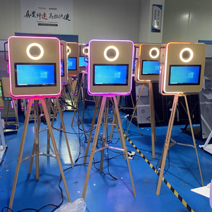 Nouvelle Arrivée Photobooth Vintage Effet Bois avec Écran Tactile 15,6 Pouces pour Mariages et Événements - Product Image 1