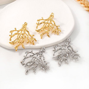 Wholesale Bulk 316L Stainless Steel 14k 18k Pvd Gold Plated High Quality Jewelry Fashion <b>Stud</b> Cactus Earrings for Women - Product Image 3