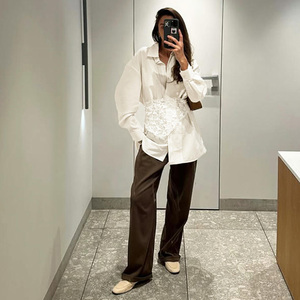 Camisa de Popelina Crema para Mujer, con Botones, Cintura de Encaje, Manga Larga, Corte Clásico, Cuello Camisero, Estilo Holgado - Product Image 4