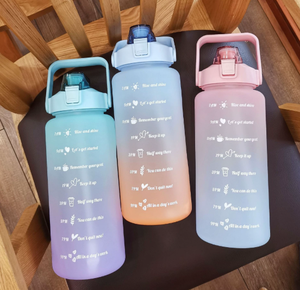 Grande capacità 2000 <span class=keywords><strong>millilitri</strong></span> gradiente tazza <span class=keywords><strong>di</strong></span> <span class=keywords><strong>plastica</strong></span> smerigliato bottiglia <span class=keywords><strong>di</strong></span> acqua graduata spazio paglia tazza comoda maniglia - Product Image 1