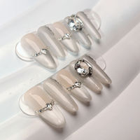 Ongles artificiels à prix d'usine, longs, forme amande, haute qualité, effet œil de chat, dégradé, strass transparents, style français, couvrance totale, pour mariage