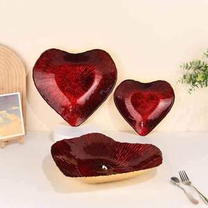 Plato de Vidrio en Forma de Corazón Rojo para Ensalada de Frutas Hecha a Mano para Fiestas de Boda y Cocina Casera - Product Image 4