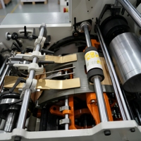 Machine automatique de fabrication de sacs en papier de la série KL avancée avec collage de tubes fiable et pliage du fond pour les marques de détail
