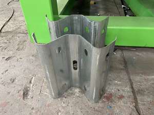 Máquina para fabricar vallas de barandilla de carretera, rollo de 3,5mm de espesor que forma el marco de acero y la máquina <span class=keywords><strong>Purlin</strong></span> - Product Image 5