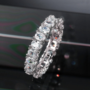 Anello dal Design Elegante in Stile Vetro per Donne - Product Image 5