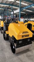 Compacteur routier mini à double tambour hydraulique vibrant avec système d'arrosage pour le compactage de l'asphalte et du sol