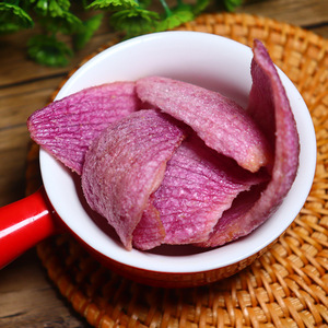 Snacks frais biologiques aliments chips de légumes déshydratés chips de légumes manuels chips de légumes frits Oignon
