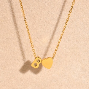 Collar Personalizado con Zirconia Cúbica, Corte Princesa, para Mujer, Chapado en Oro, Acero Inoxidable, Colgante con Letra y Corazón - Product Image 2