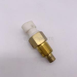 Sensor de Temperatura del Agua Senwitt 6718414 de Conexión Rápida para Cargadoras Bobcat Skid Steer - Product Image 1