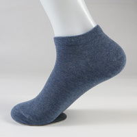 Venta al por mayor de color sólido de algodón peinado llano blanco negro azul convertir No Show dibujos animados Hombre Calcetines para hombre calcetines tobilleros