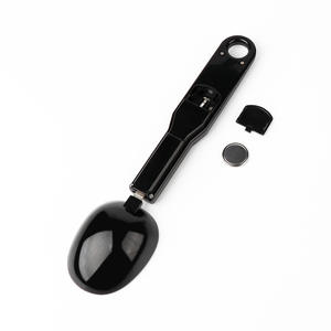 Cuchara de Alimentación Portátil para Perros y Gatos, de Plástico, con Taza Medidora Graduada para Facilitar su Transporte - Product Image 4