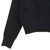 Sweater Rajut Wanita Model Crop Kerah Peter Pan Berumbai Hitam Polos dengan Hiasan Berlian dan Motif Bunga Mawar 3D