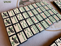 Jeu de Mahjong Classique en Acrylique – Tuiles Traditionnelles Asiatiques – Design Unique et de Collection – Qualité Supérieure, Poids Lourd, Toucher Lisse