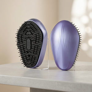 Peine Multifuncional para <span class=keywords><strong>el</strong></span> Cabello con Masaje Vibratorio y Spray de Aceites Esenciales para <span class=keywords><strong>el</strong></span> Crecimiento del Cabello y Relajación del <span class=keywords><strong>Cuero</strong></span> <span class=keywords><strong>Cabelludo</strong></span>, para Hombres y <span class=keywords><strong>Mujeres</strong></span> - Product Image 1
