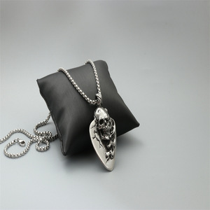 Yunnique Collar con colgante de calavera de acero inoxidable, joyería de moda unisex, regalo - Product Image 3