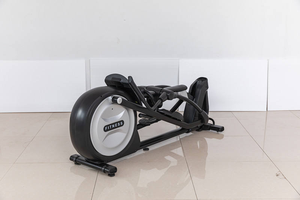 Cyclette Ellittica Pieghevole Salvaspazio per Uso Commerciale: Struttura Robusta per Allenamenti Aerobici Efficienti, Attrezzatura da Palestra - Product Image 6