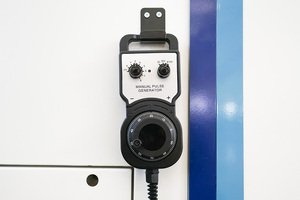 Perceuse à bois de haute précision Alimentation automatique Perceuse de meubles CNC à six côtés avec double station - Product Image 2