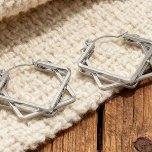 Pendientes de acero inoxidable de marca de lujo, con baño de oro de 18 quilates y titanio, para mujer, con cierre de hebilla, geométricos, circulares, joyería. - Product Image 5