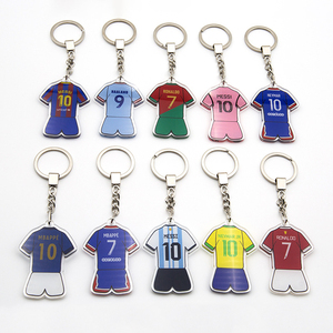 Llavero de acrílico personalizado con logo de club de fútbol, llavero de camiseta de estrella de fútbol con impresión a doble cara de alta calidad al por mayor - Product Image 4