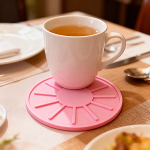 Sous-verres ronds en silicone personnalisés de haute qualité, colorés et antidérapants, parfaits pour empêcher le thé et le café chauds de glisser - Product Image 6