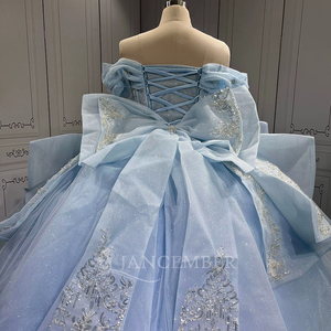 Vestido de Quinceañera Azul con Escote Corazón, Modelo LSMU162, Sin Mangas, Cola Capilla, Largo hasta el Suelo, 100% Poliéster, Estilo Vestido de Gala - Product Image 3