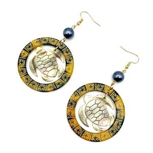Boucles d'oreilles hawaïennes en forme de tortue pour femmes, boucles d'oreilles en nacre naturelle de haute qualité - Product Image 1