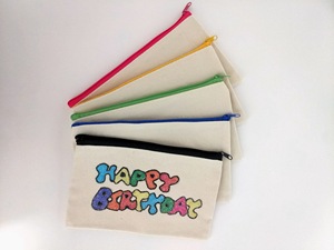 Astuccio per matite in tela con cerniera di grande capacità personalizzato con graffiti in bianco - Product Image 5